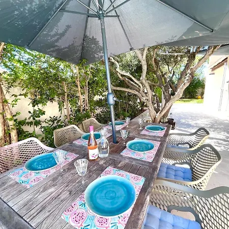 Slow Villa, 5 Avec Piscine 빌라 *
